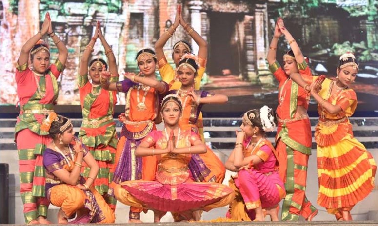 ‘डिवाइन कान्फ्रेन्स’ में सम्मानित हुए छात्र